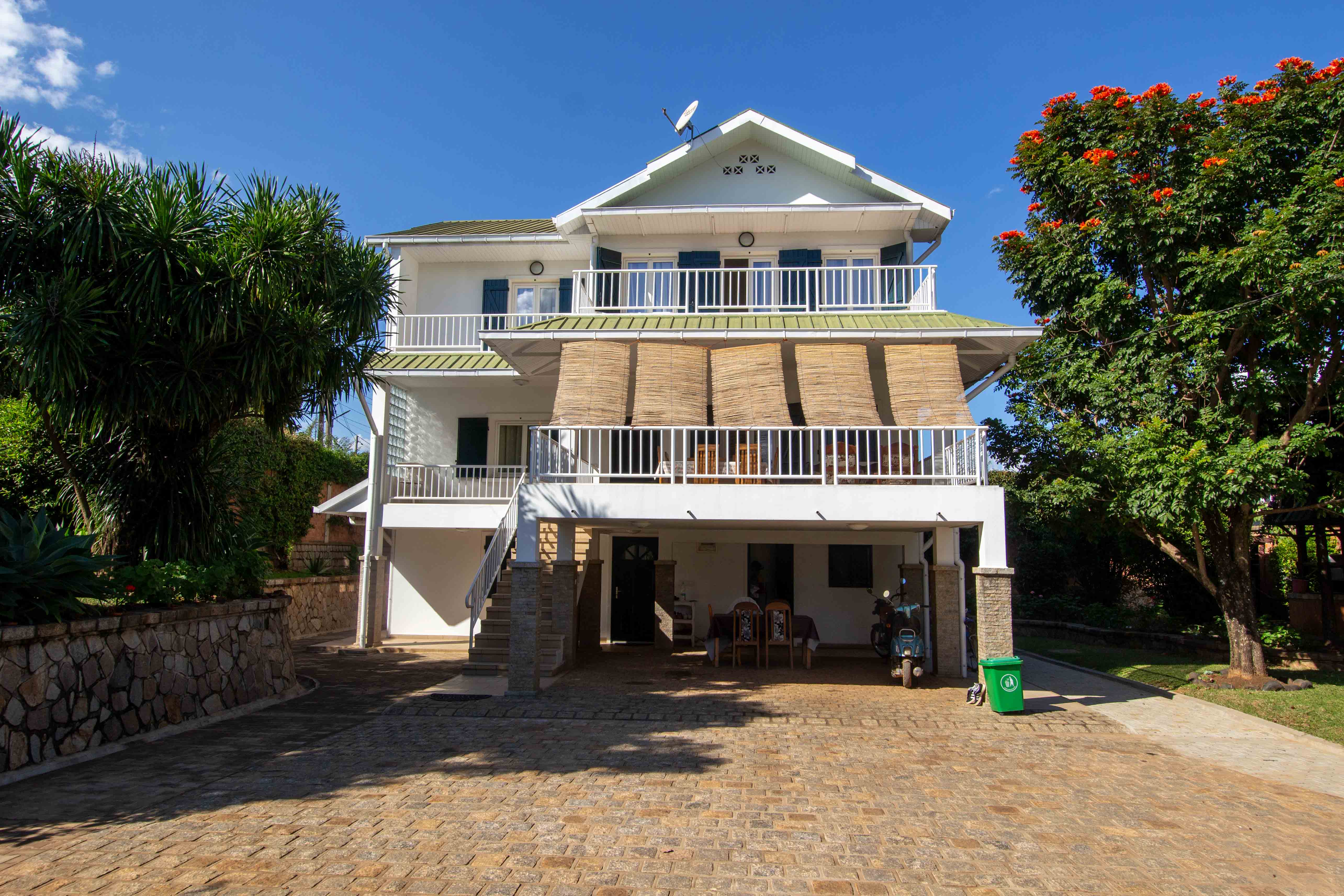 MAISON-DE-DAGO-ANTSIRABE-Facade-1
