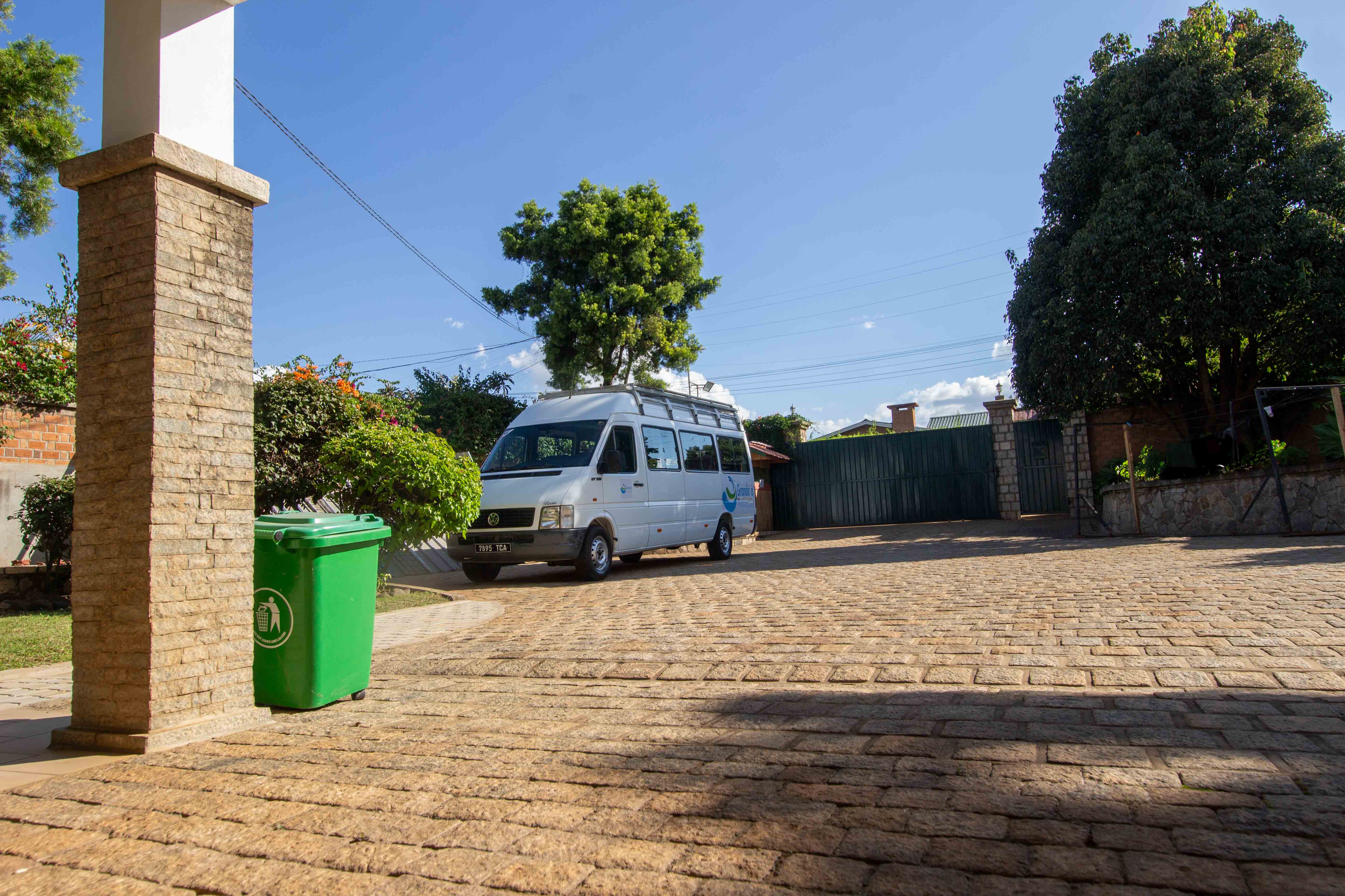 MAISON-DE-DAGO-ANTSIRABE-Parking